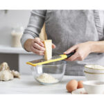 GripGrater Paddle Grater with Bowl Grip - ренде